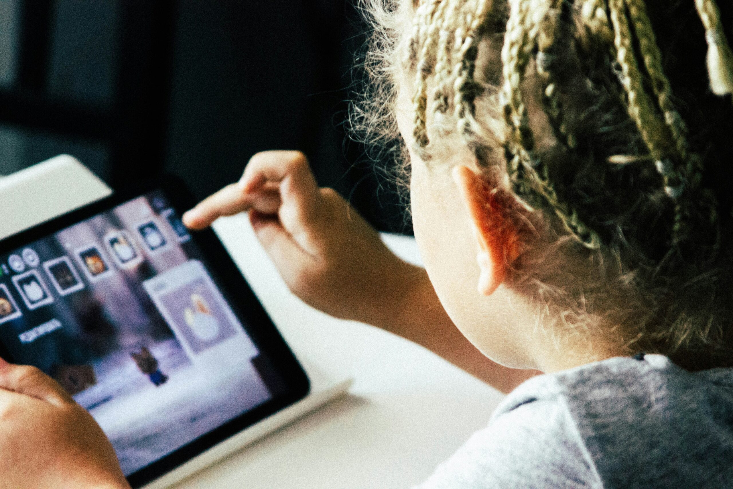 Les écrans et leur impact sur les compétences sociales et émotionnelles des préadolescents